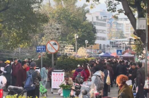 大河中路街道市场