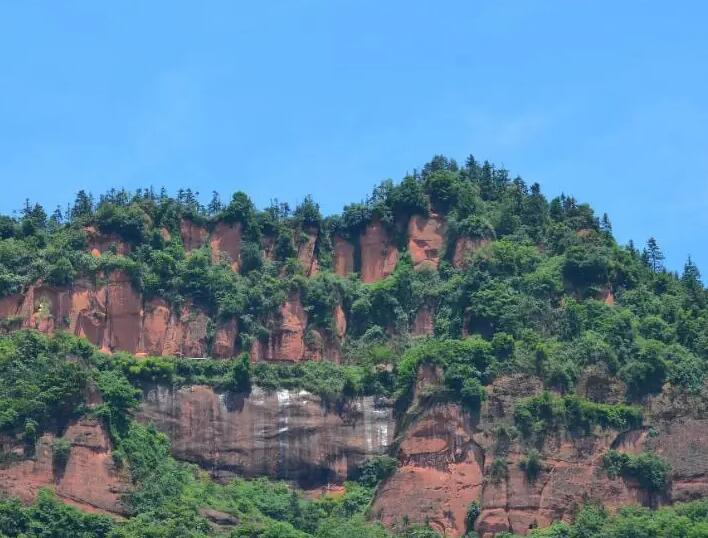 高县可久红岩山旅游景区